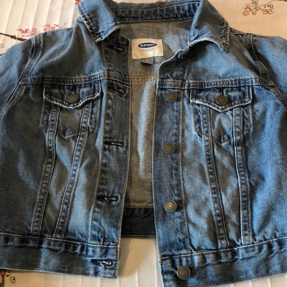 Cropped denim jacket